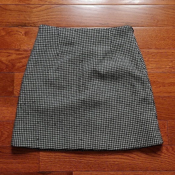 The DOT Houndstooth Skirt - Picture 1 of 2